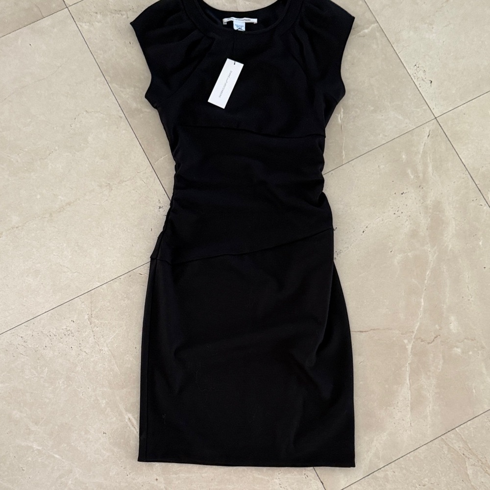Diane Von Furstenberg Black Cap-Sleeve Midi Sheath Dress with Tag